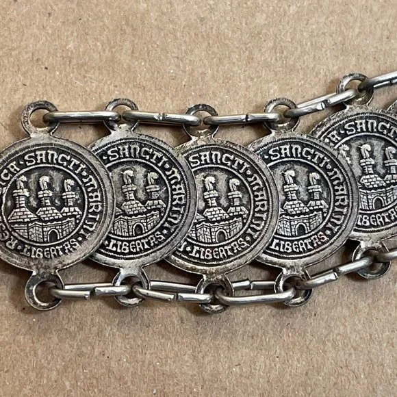 VGUC Vintage 1950's Respublica Sancti Marini Libertas Coin Chain Bracelet, 7" L+ - Picture 3 of 10